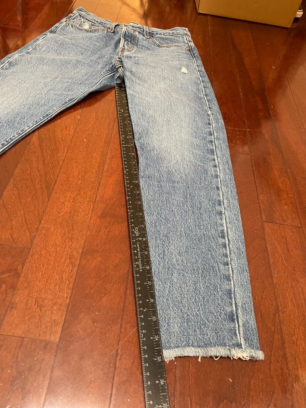 Levi’s Premium Wedgie High Rise Distressed Raw Hem Jeans Size 28 NWOT - Picture 2 of 9